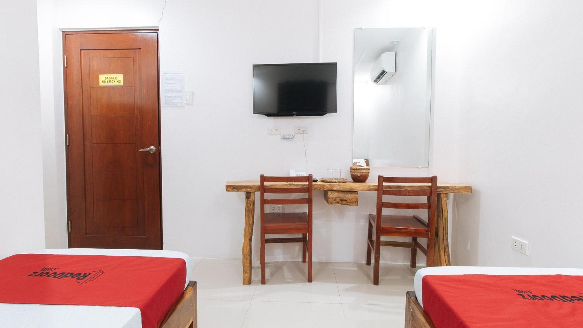 Reddoorz Plus @ Jollydays Hotel Nueva Ecija サン・ホセ エクステリア 写真
