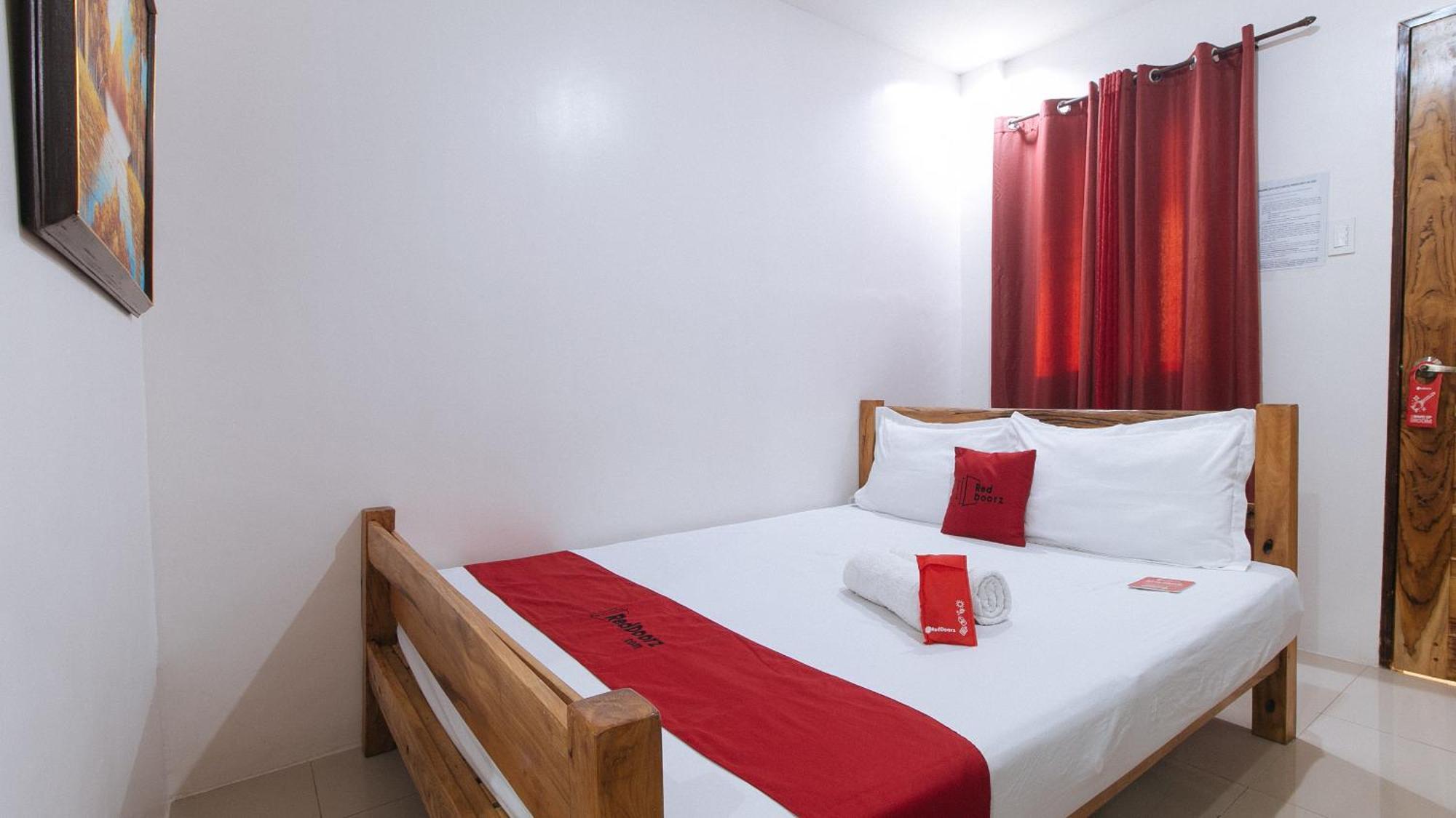 Reddoorz Plus @ Jollydays Hotel Nueva Ecija サン・ホセ エクステリア 写真