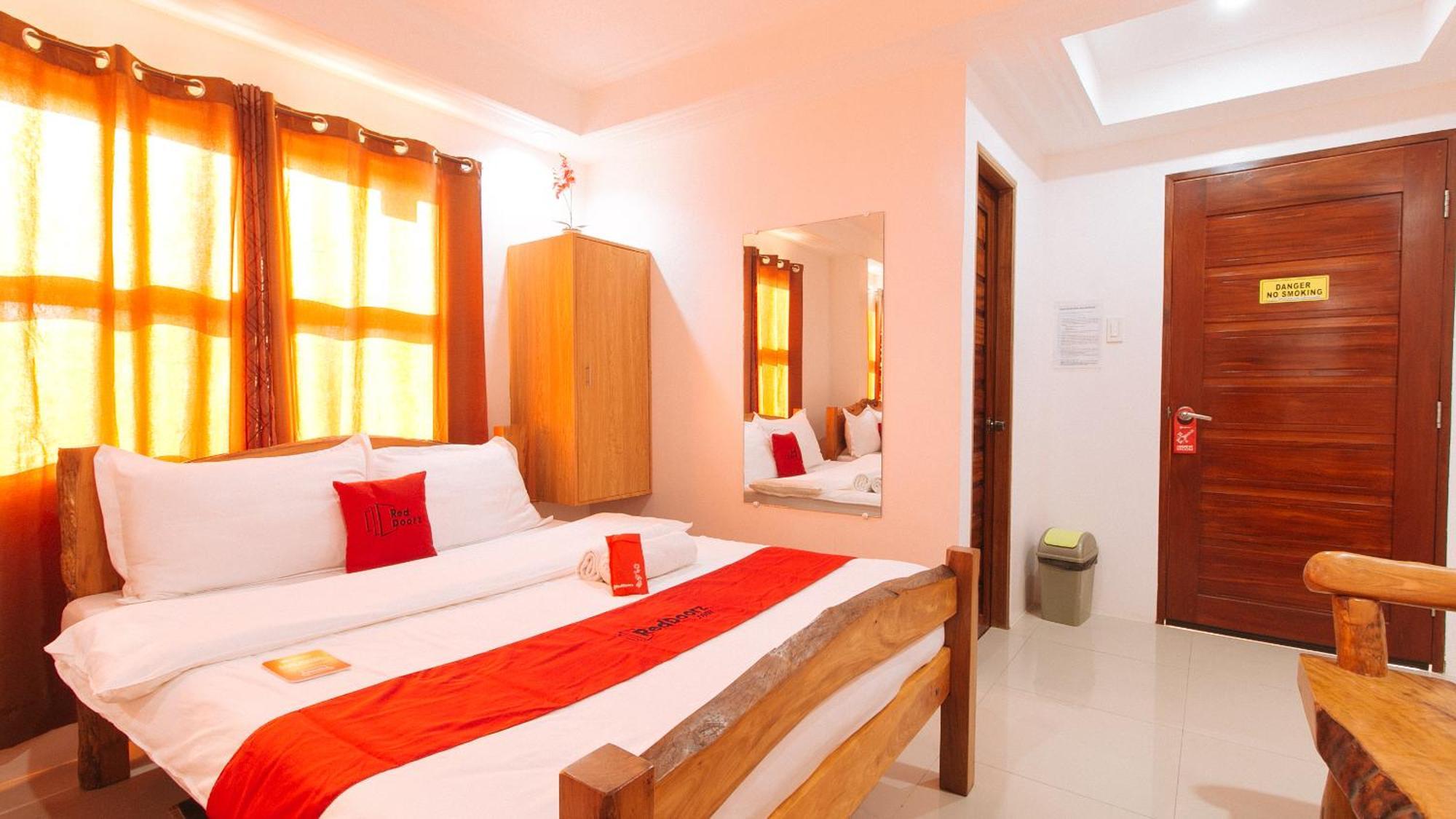 Reddoorz Plus @ Jollydays Hotel Nueva Ecija サン・ホセ エクステリア 写真