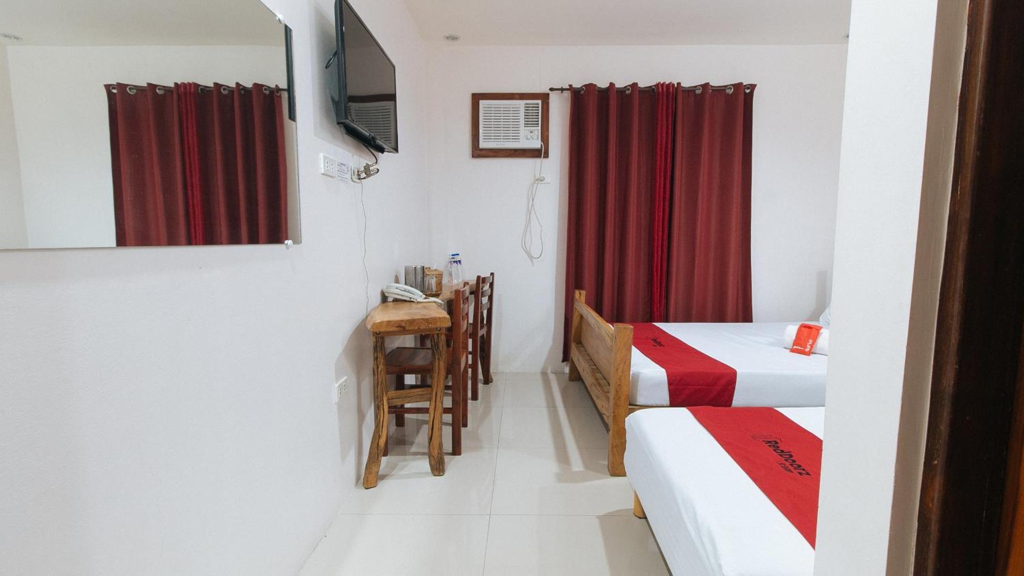 Reddoorz Plus @ Jollydays Hotel Nueva Ecija サン・ホセ エクステリア 写真