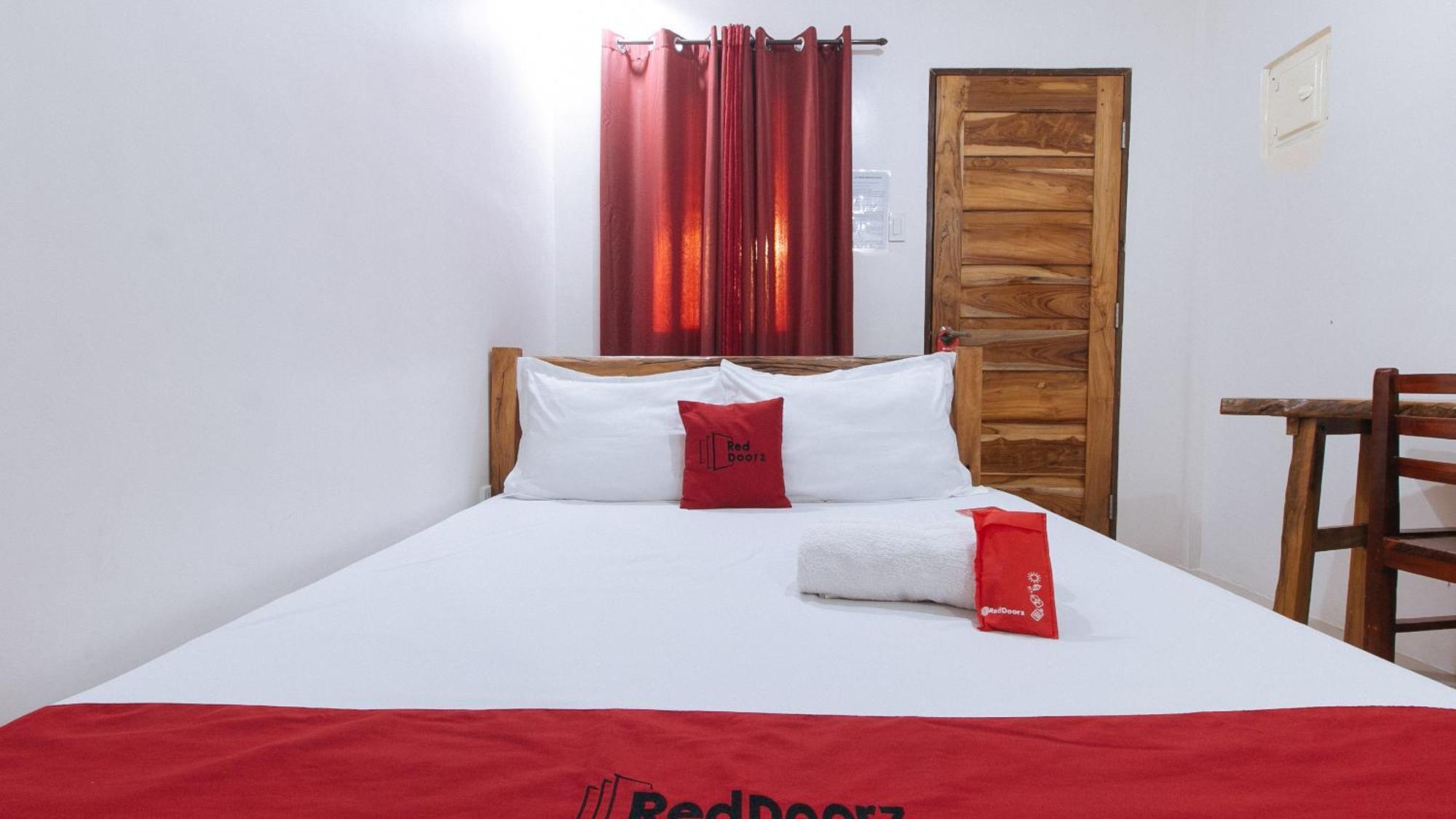 Reddoorz Plus @ Jollydays Hotel Nueva Ecija サン・ホセ エクステリア 写真