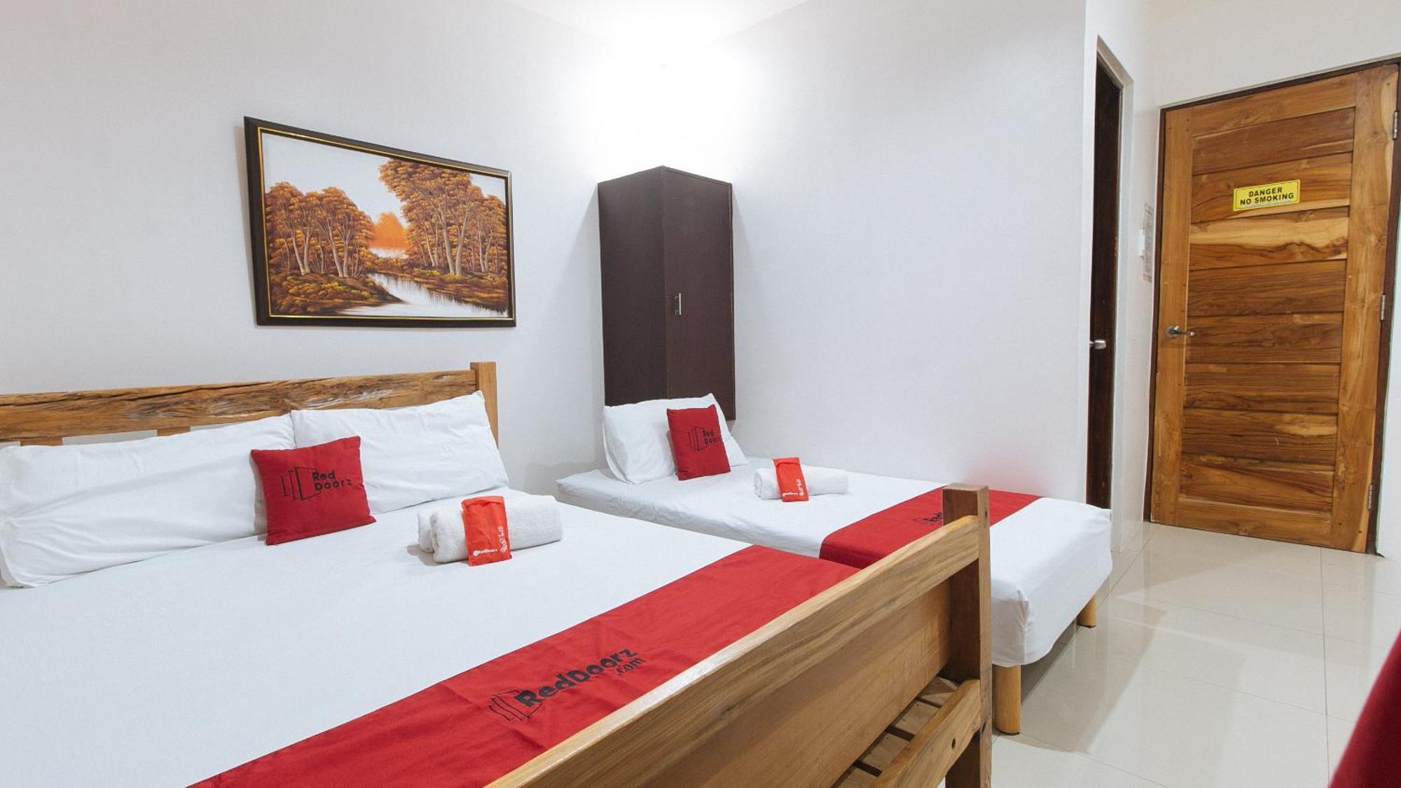 Reddoorz Plus @ Jollydays Hotel Nueva Ecija サン・ホセ エクステリア 写真
