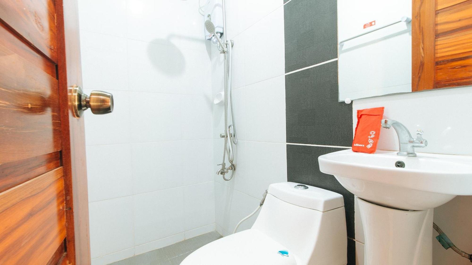 Reddoorz Plus @ Jollydays Hotel Nueva Ecija サン・ホセ エクステリア 写真