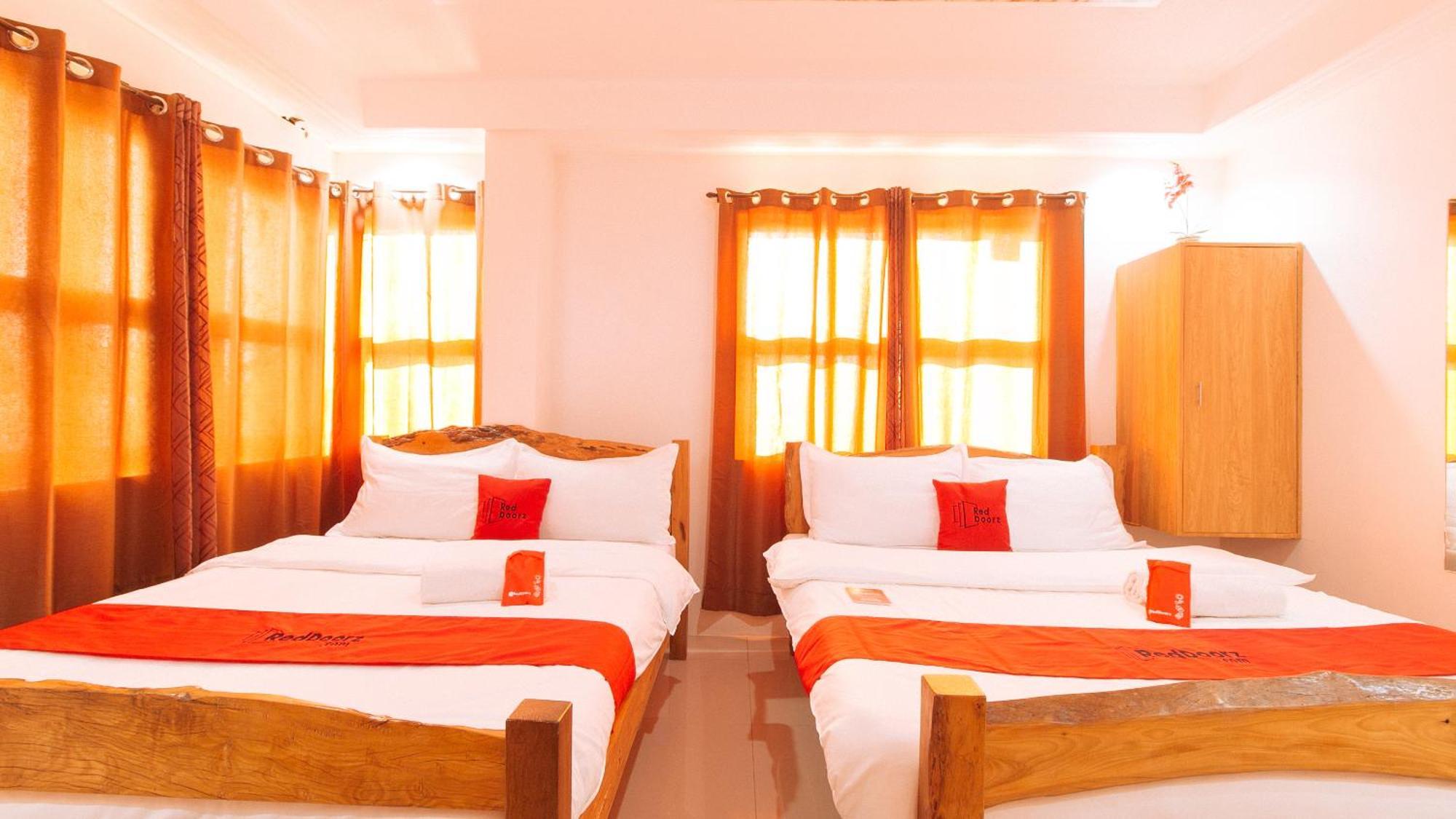 Reddoorz Plus @ Jollydays Hotel Nueva Ecija サン・ホセ エクステリア 写真
