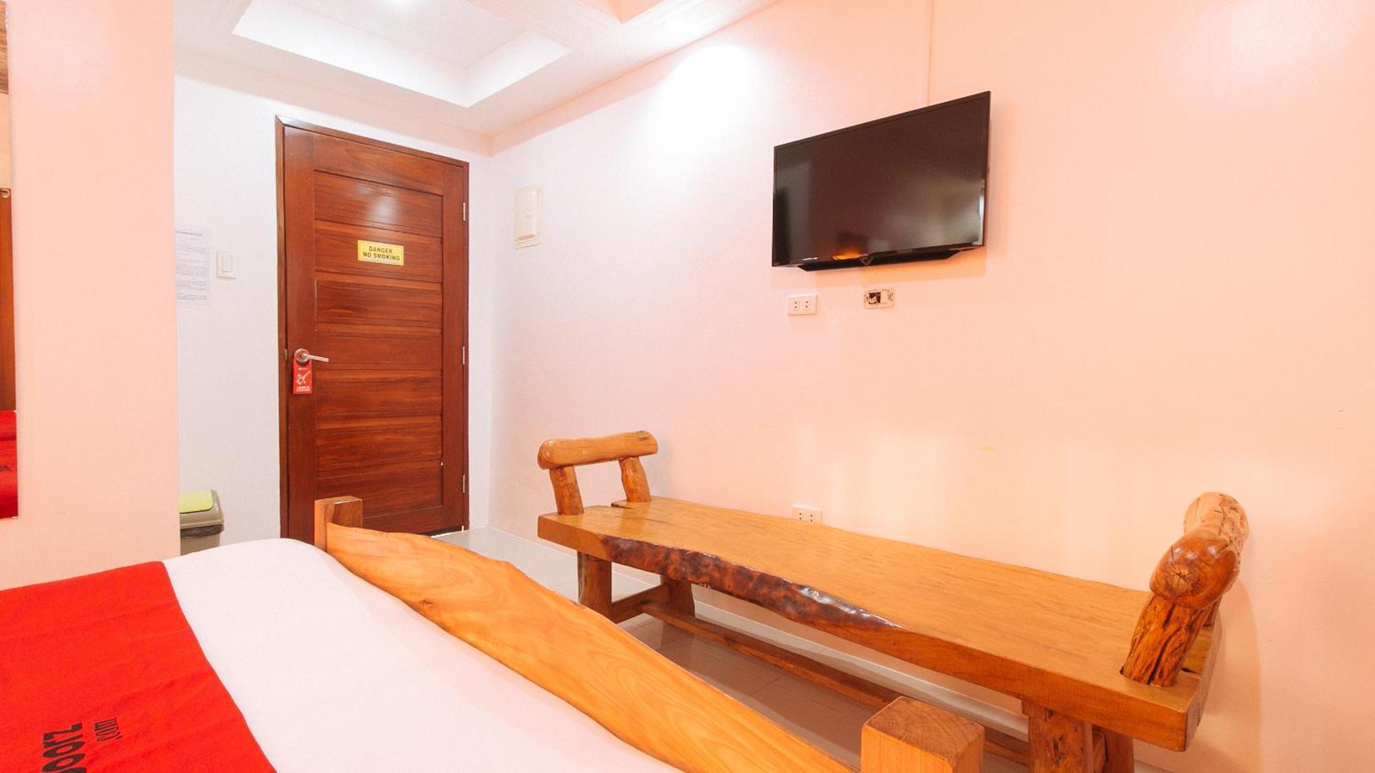 Reddoorz Plus @ Jollydays Hotel Nueva Ecija サン・ホセ エクステリア 写真